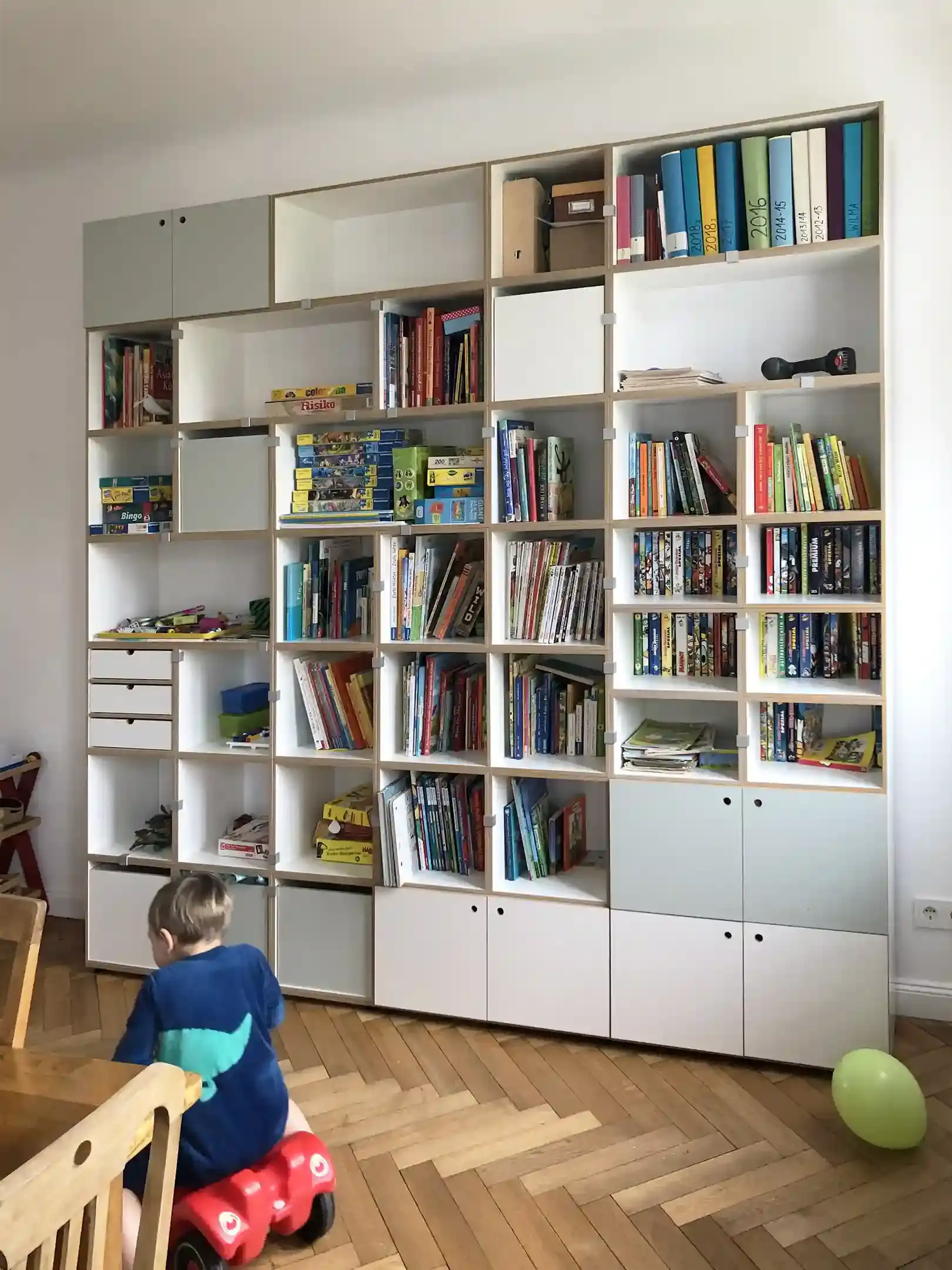 Kinderzimmer, Kinderregale, Bücherregale, 3x4, Pistaziengrün, weiß, F3 Modul, Einschub, Tür, 15