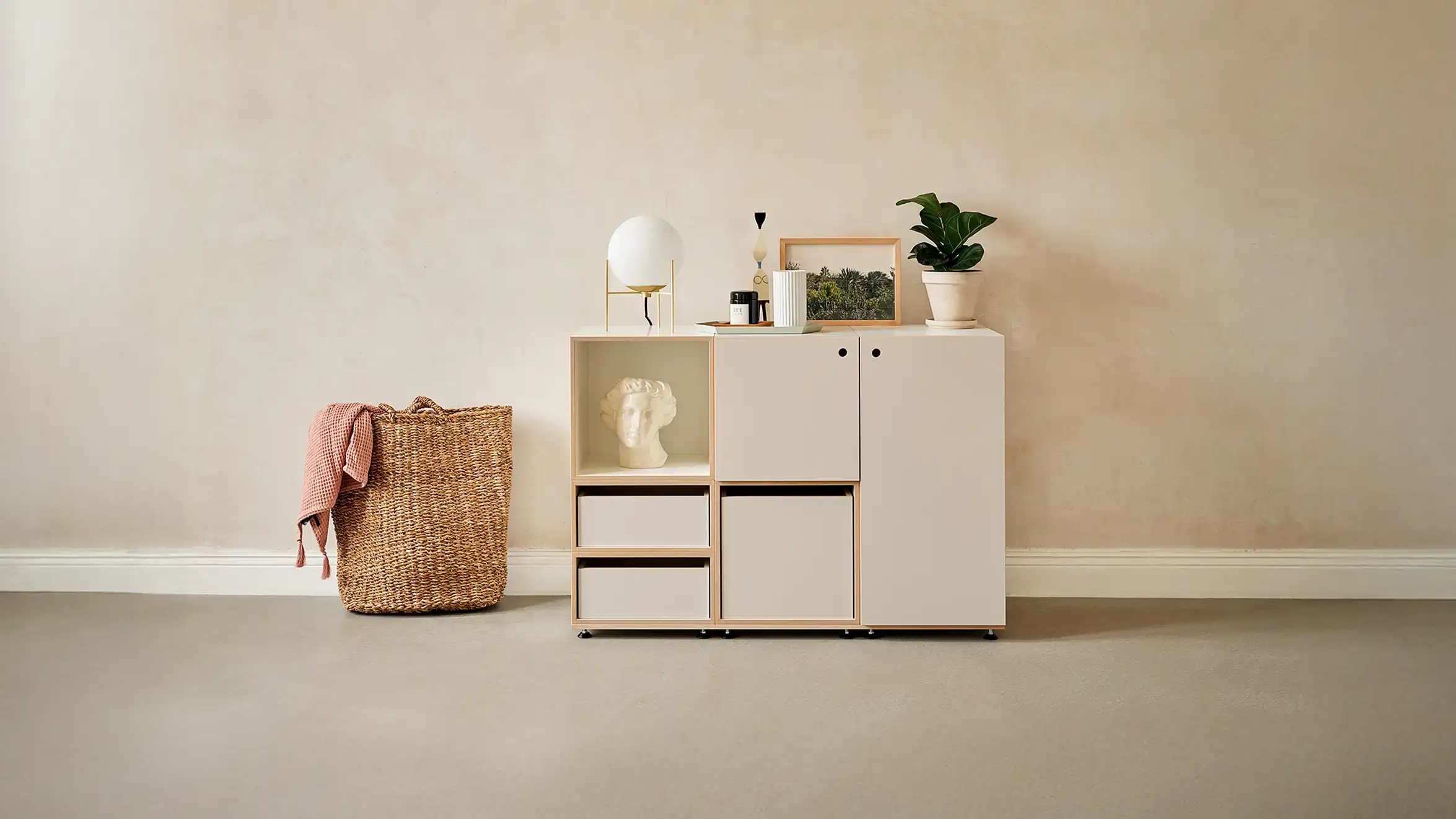 01, GIF-01-Sideboard-Schlafzimmer, 16x9-03-60