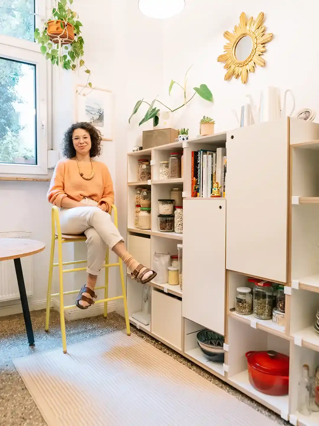 Kundenbilder, Homestory, stocubos, Jubiläum, Mathilde, Küche, hochkant, Hocker, gelb, 3x4, 1080, 30