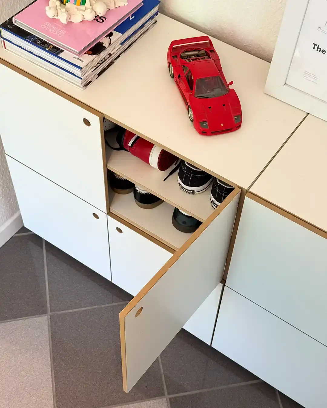 Koop, Damon, Flurregale, 1:1 Modul, Tür, Weiß, Halbschuhe, Turnschuhe, Converse, Ferrari, 4x5, 1080, 40