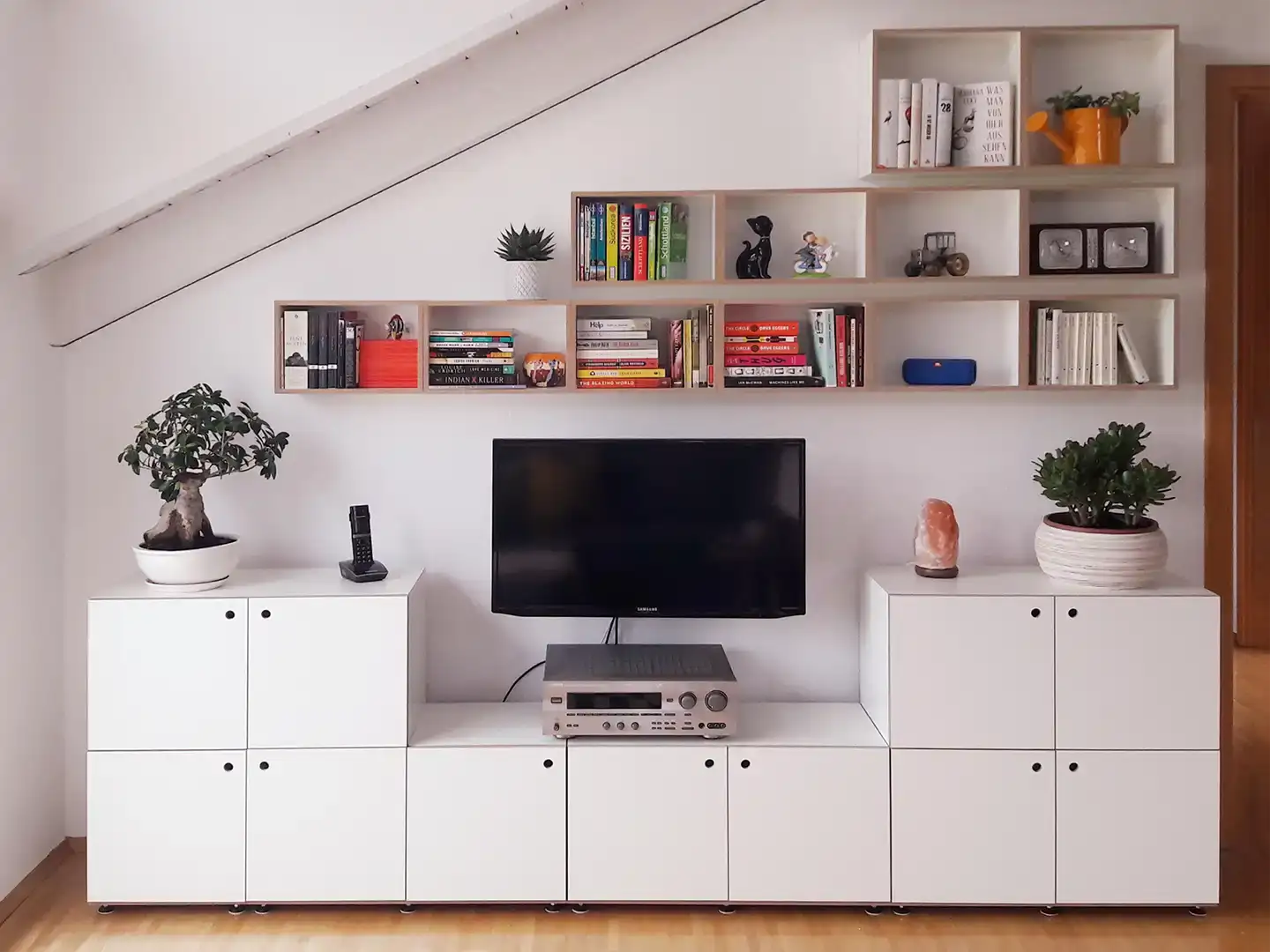 20190802 Conny Miholic Kd-bearbeitet-50, entertainment center interior furniture room house home modern table apartment decor