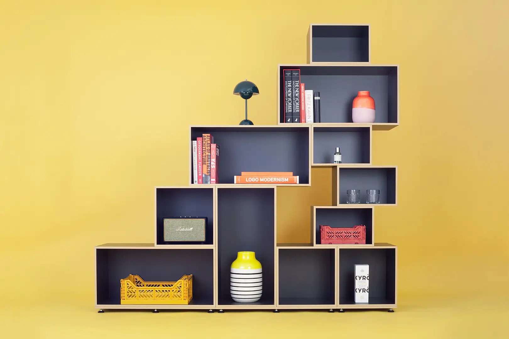 Black Edition, Titelbild, schwarze Cubes