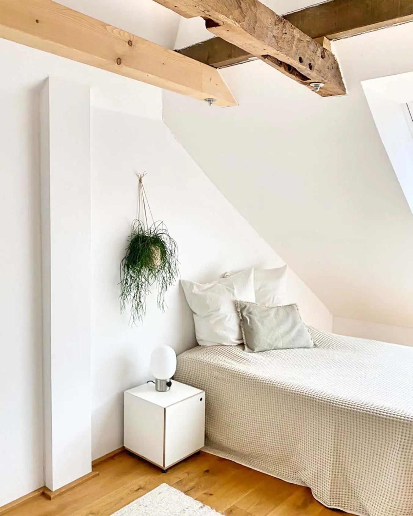 Koop, Der8teundder9tezwerg, Kinderzimmerregale, Schlafzimmerregale, Würfelregale, Würfel-Nachttisch