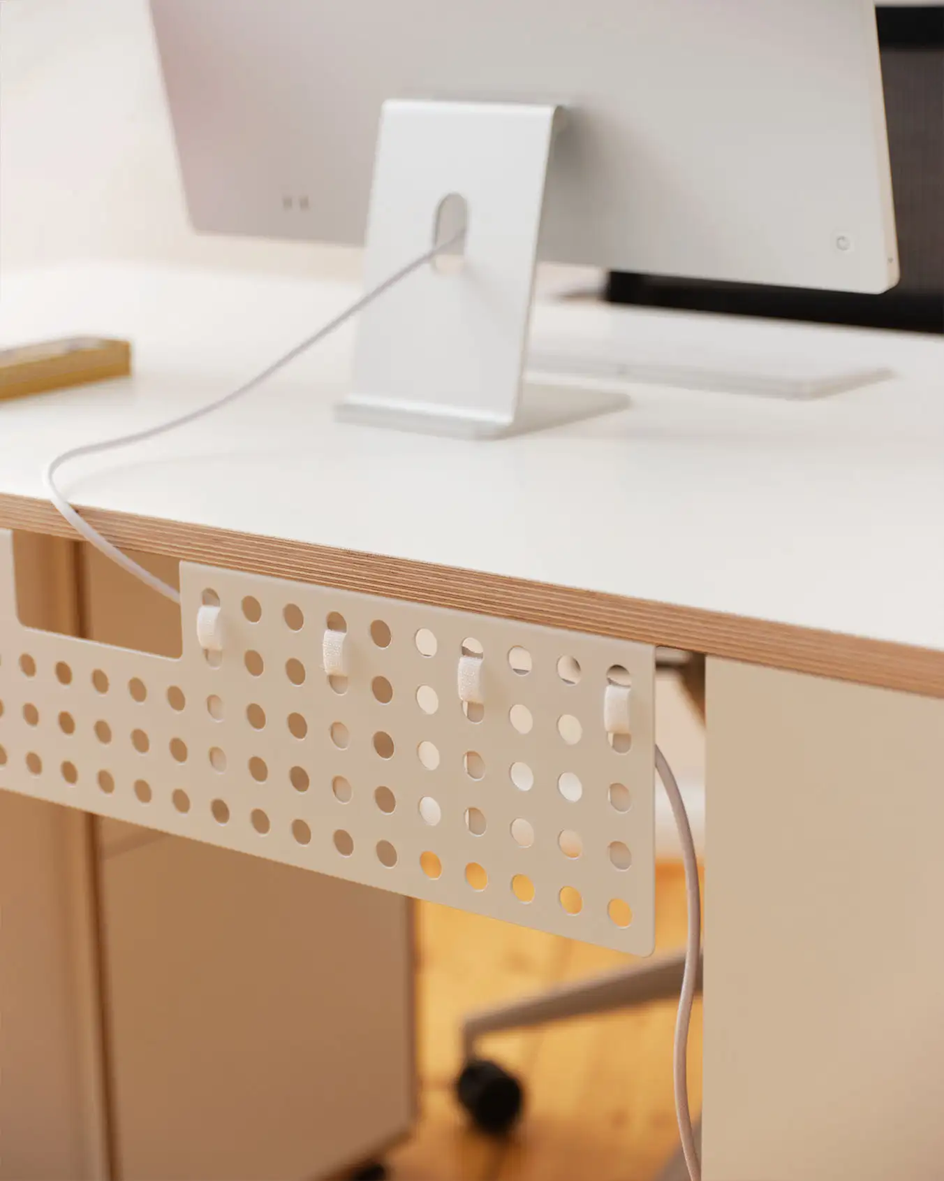 Kabelblende Home Office, Modularer Schreibtisch L, XXL-Schreibtisch, Zubehör, Kabelblende