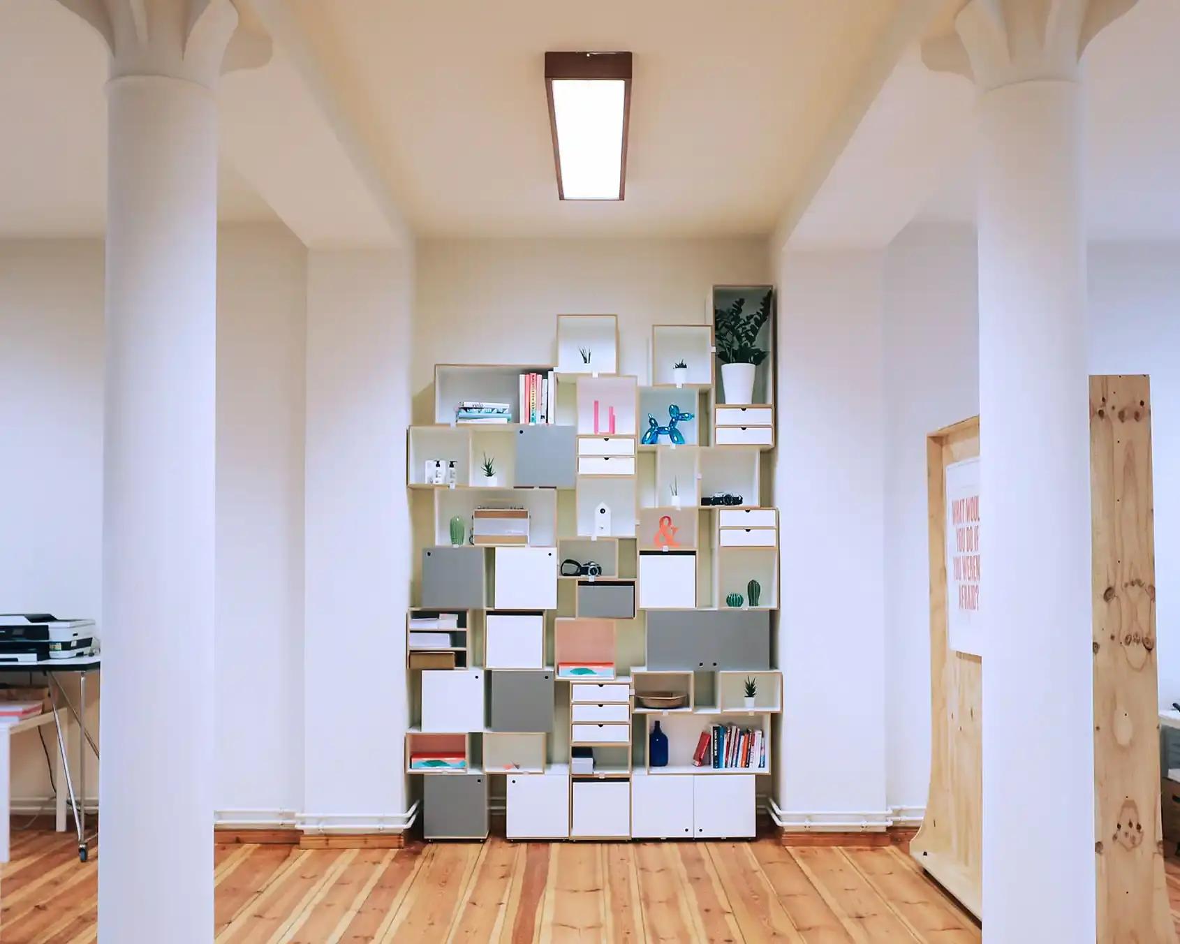 Großes Büro-Würfelregal Kundenbilder, Büroregale, Geschäftskunden, Staubgrau