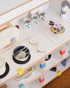 Kinderzimmer, Kinderregale, Kiezküche, Kochplatte, Spüle