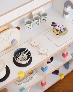 Kinderzimmer, Kinderregale, Kiezküche, Kochplatte, Spüle