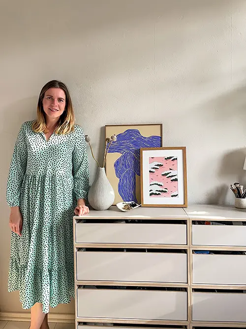 Mary Porträt Koop, Blog, stocubo x Mary, Porträt, Kommode, kaschmirgrau