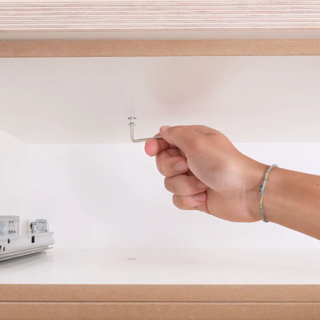 Schritt 13 Anleitung, Modularer Schreibtisch L, XXL-Schreibtisch Aufbauanleitung, Inbusschraube, Schreibtischplatte, Schritt 13