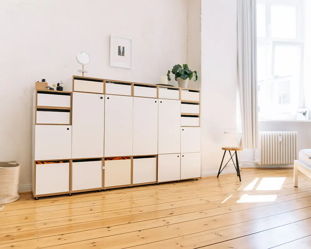 Julias Schlafzimmerregal Schlafzimmer, hochkant Tür, Vanillegelb