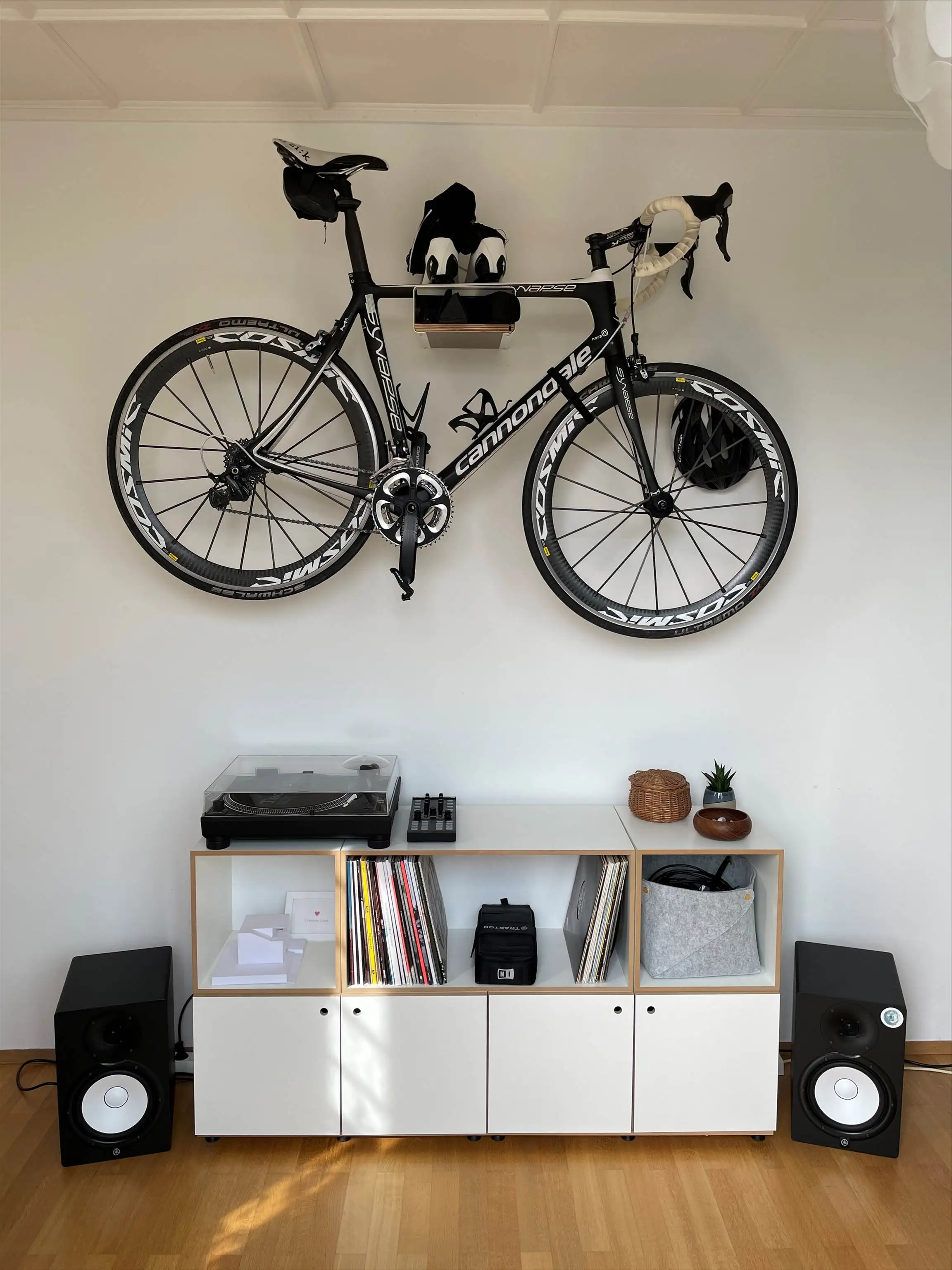 Kleines Schallplattenregal mit Türen Blog, Schallplattenregale