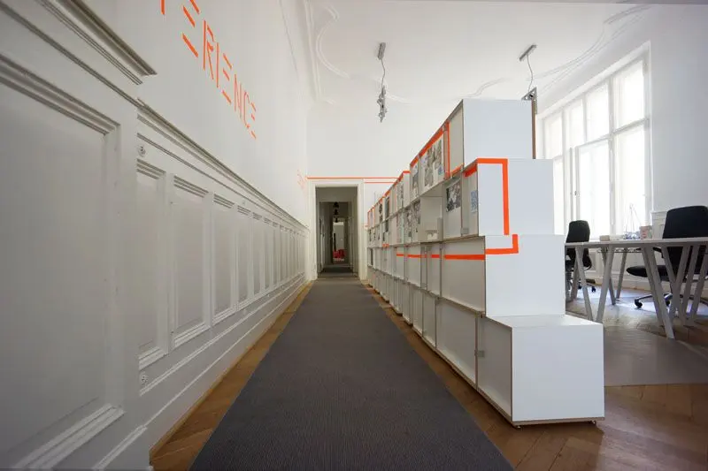 Aktenregale als Raumteiler Blog, Geschäftskunden, Büroregale, Aktenregale, Agentur, TRIAD