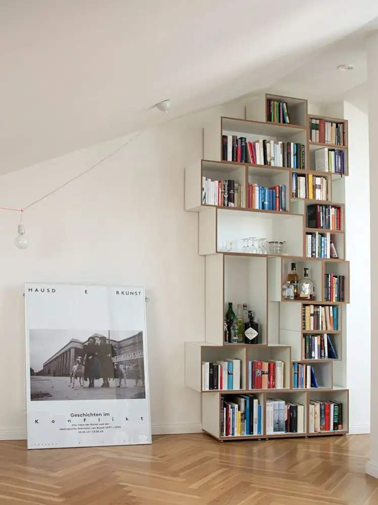 Blog, Bücherregal, Dachschrägen