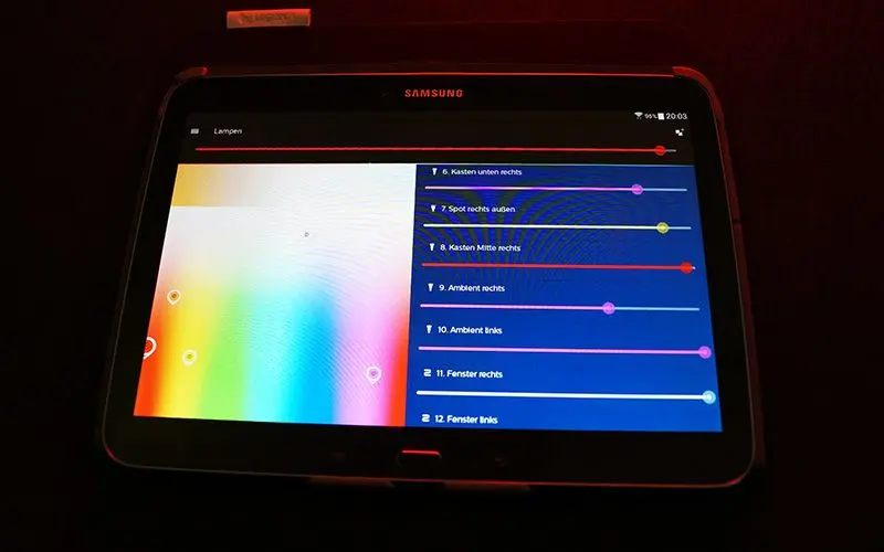 Tablet-Steuerung Blog, Bücherregale, Leuchtwürfel