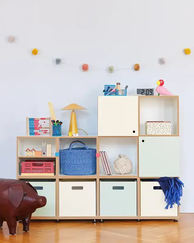 Kinderzimmer, Kinderregale, Buntes Kinderregal, Product tile, Product card, Einschub, 1:1 Modul mit Tür, Vanillegelb, Pistaziengrün, 1:2 Modul, Bunte Kunststoffklammer